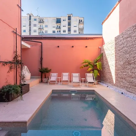 Mia Experience Aparthotel 4*